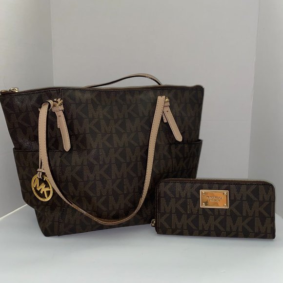 MICHAEL KORS Signature Logo Bag with Wallet - Picture 2 of 12